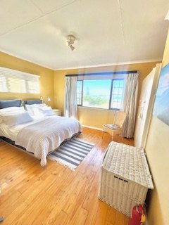 To Let 4 Bedroom Property for Rent in Outeniqua Strand Western Cape